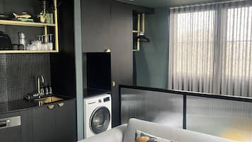 Smart TV, books, stereo