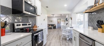 Stylish, Spacious Entire Hm 4/2 in nice Killeen neighborhood