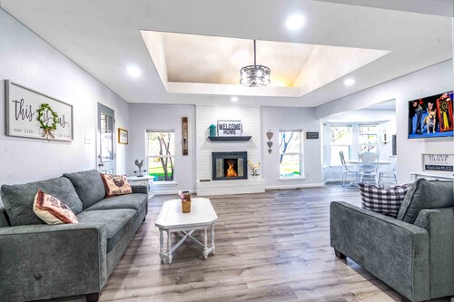 Stylish, Spacious Entire Hm 4/2 in nice Killeen neighborhood