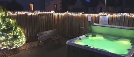 Bain à remous extérieur