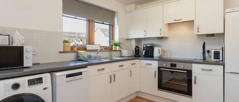 Fridge, microwave, oven, dishwasher