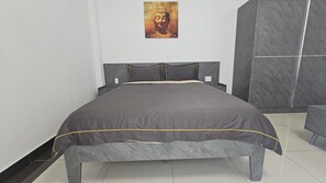 1 bedroom, desk, iron/ironing board, WiFi