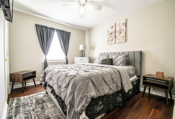 4 chambres, fer et planche à repasser, lit de bébé portatif, Wi-Fi