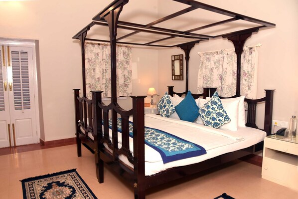 Chambre, 3 chambres (1 Dingley Dell) | Fer et planche à repasser, accès au Wi-Fi (inclus)
