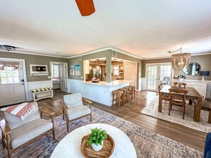 Interior - Amazing ocean & sunset views, steps from the beach (Fort Myers Beach)