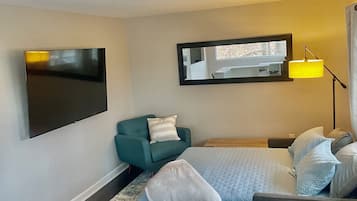 2 bedrooms, iron/ironing board, WiFi, bed sheets