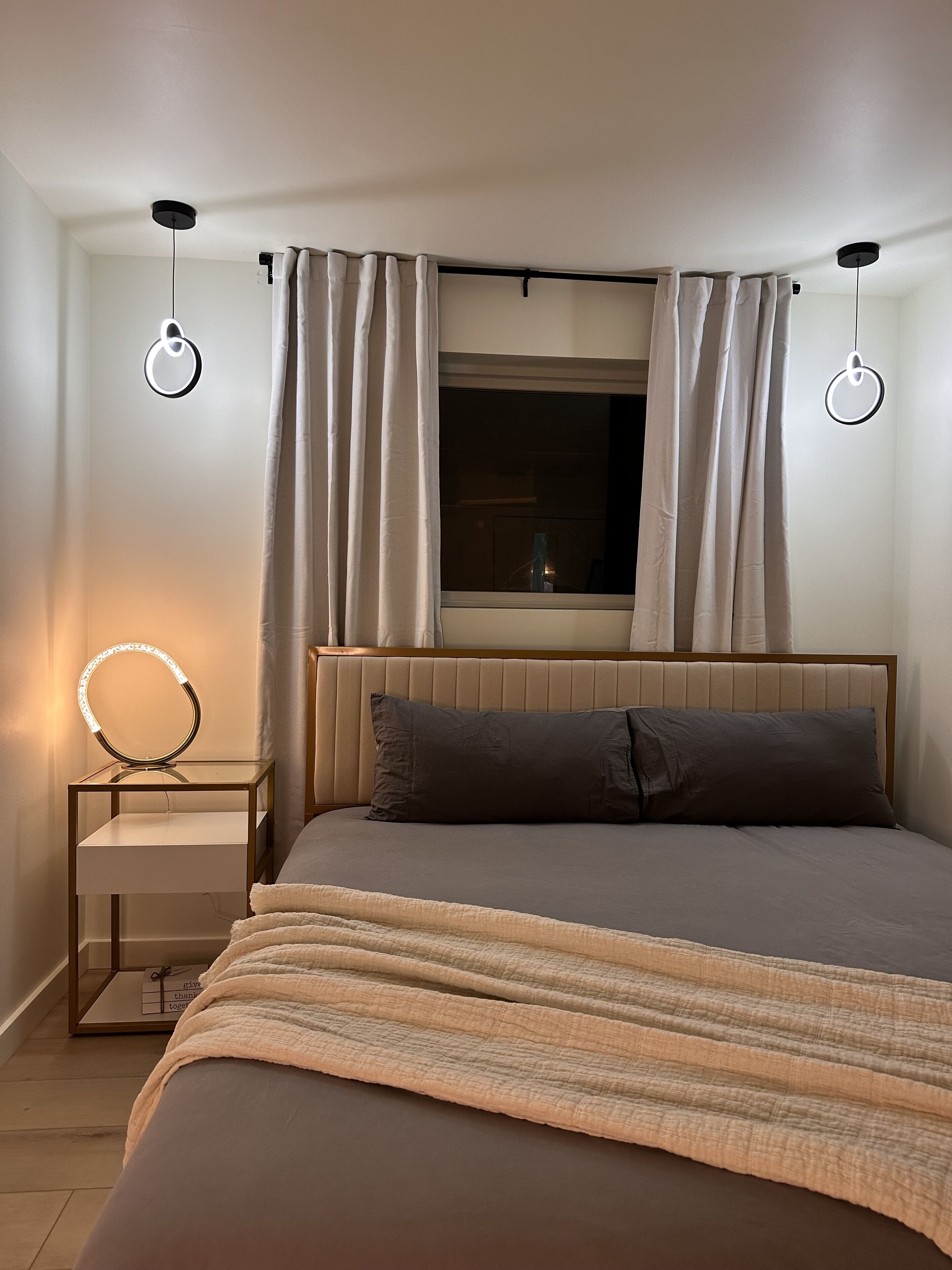 1 soveværelse, strygejern/strygebræt, sengetøj