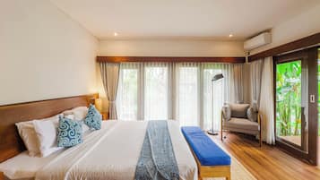 Suite, vistas a la piscina | 1 dormitorio, minibar, escritorio y wifi gratis