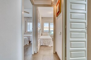 2 chambres, fer et planche Ă repasser, accĂšs Internet