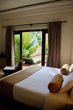 Luksus-dobbeltrom, 1 kingsize-seng, adgang til basseng, bassengutsikt | Sengetøy av topp kvalitet, memory foam-senger og individuelt dekorert