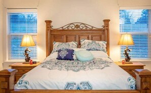 3 slaapkamers, een strijkplank/strijkijzer, gratis wifi, beddengoed