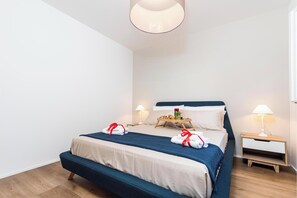 Free WiFi, bed sheets - Piazzetta Albatros 50m From The Beach, Porto San Paolo, Italy (Porto San Paolo)