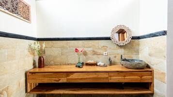 Deluxe villa | Badkamer