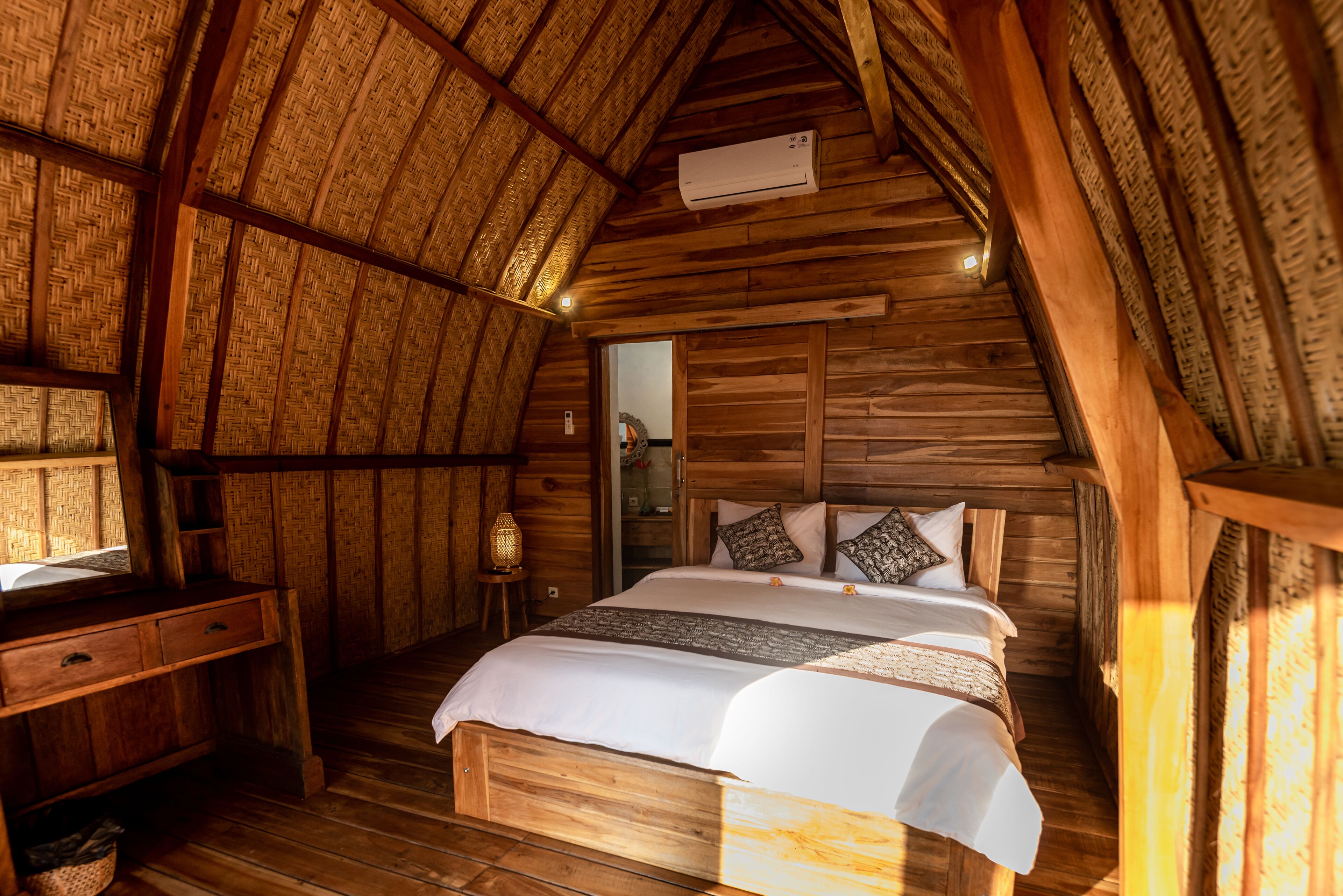 Deluxe Villa | 2 bedrooms, desk, free WiFi