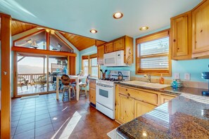 Fridge, microwave, oven, stovetop - Ocean/mountain view home in Boardman Scenic Corridor with great deck (Brookings)