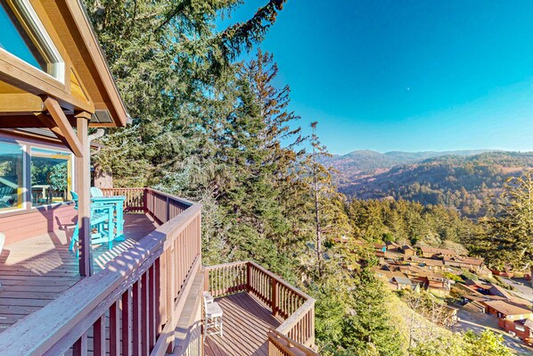 Property grounds - Ocean/mountain view home in Boardman Scenic Corridor with great deck (Brookings)