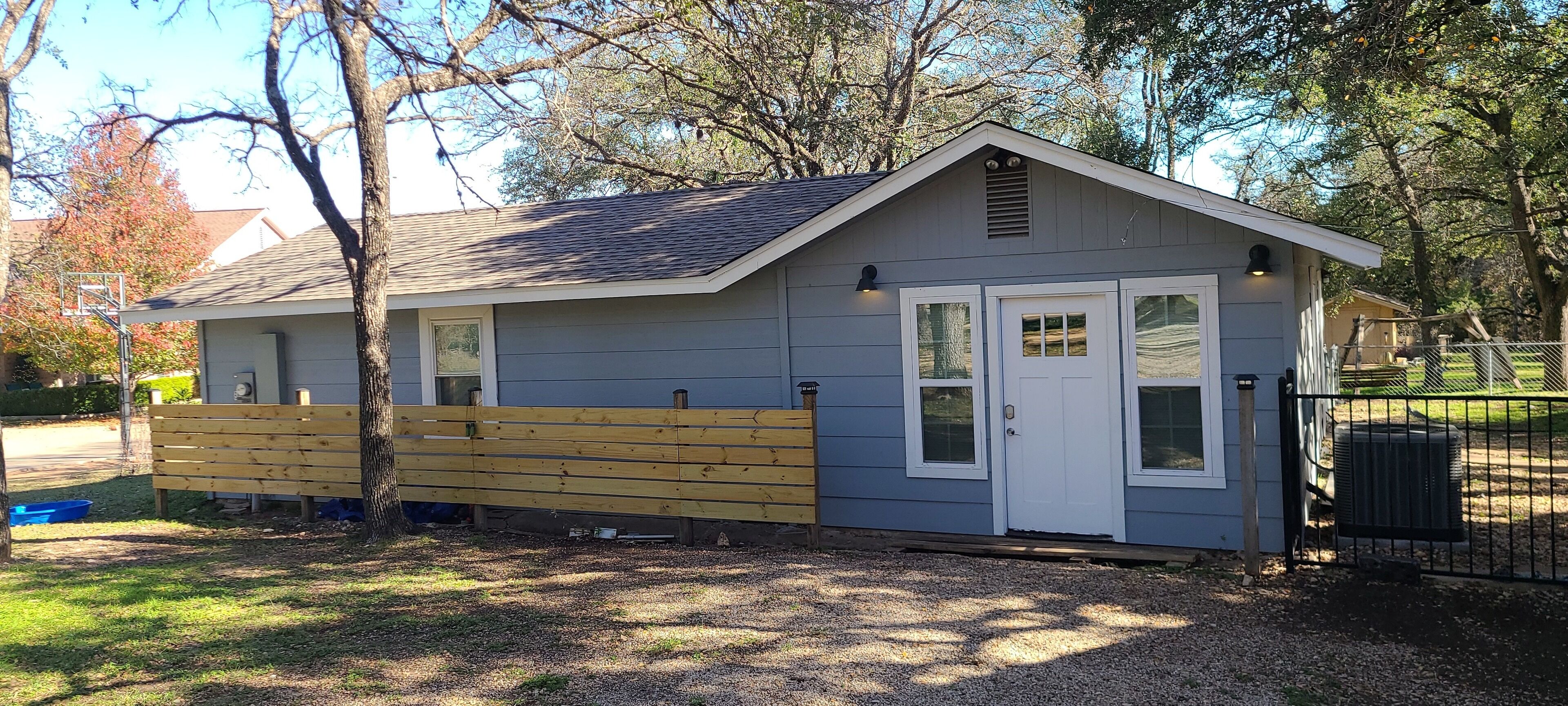 Home away from Home - Pet friendly! 