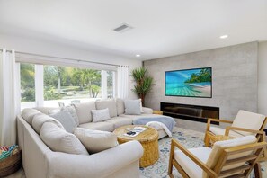 Fernseher, Kamin, Arbeitsbereiche, Drucker