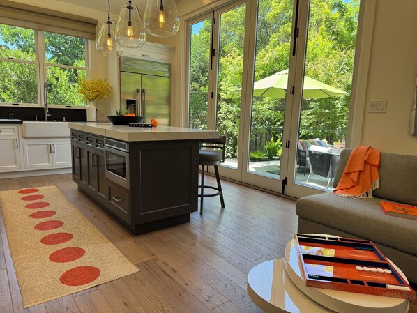 Interior - Gorgeous contemporary Napa Valley country home with all new furnishings! (St. Helena)