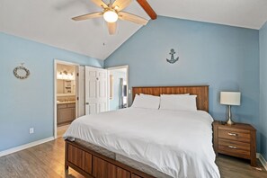 3 bedrooms, iron/ironing board, free WiFi, bed sheets - Emerald Fantasea, where coastal charm meets modern comfort (Navarre)