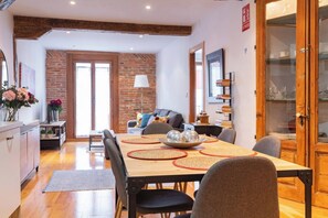 Dining - Apartamento junto al Ayuntamiento - by wehomes (Santander)