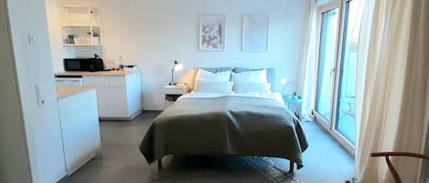 1 bedroom, desk, free WiFi, bed sheets