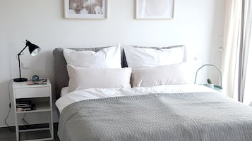 1 bedroom, desk, free WiFi, bed sheets