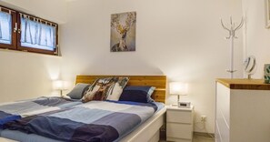 1 bedroom, iron/ironing board, free WiFi, bed sheets