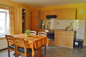 Kühlschrank, Ofen, Herdplatte, Geschirrspüler