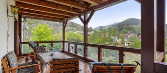 Apartment 'Haus Katz' with Lake View, Private Terrace and Wi-Fi