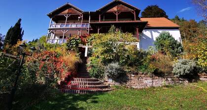 Ferienwohnung 'Haus Katz' mit Seeblick, privater Terrasse und WLAN