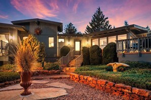 Exterior detail - Myrinn – Relaxing Escape w/ Red Rock Views & Trail (Sedona)