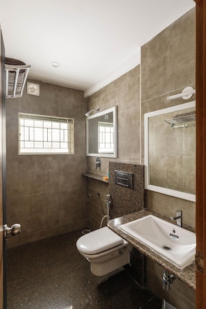 Studio | Bathroom - The Signature Serviced Apartment (Bengaluru)