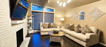 Comfy/Spacious Lake Hills House