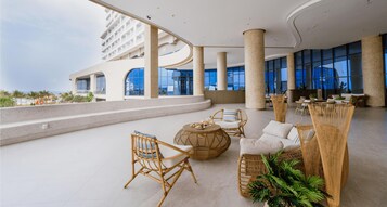 3 间酒吧/酒廊、池畔酒吧、海滨酒吧