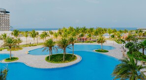 2 outdoor pools, open 6:00 AM to 6:00 PM, lifeguards on site