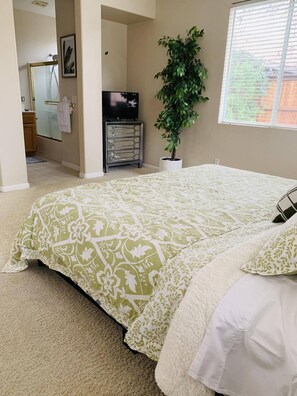 4 bedrooms, iron/ironing board, WiFi, bed sheets