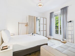 3 chambres, fer et planche à repasser, accès Internet, draps fournis