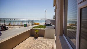 View from property - Beachside Cottage (Cape Town)