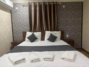 Economy Double or Twin Room | Free WiFi, bed sheets - Sun Hotel Hostel (Tashkent)