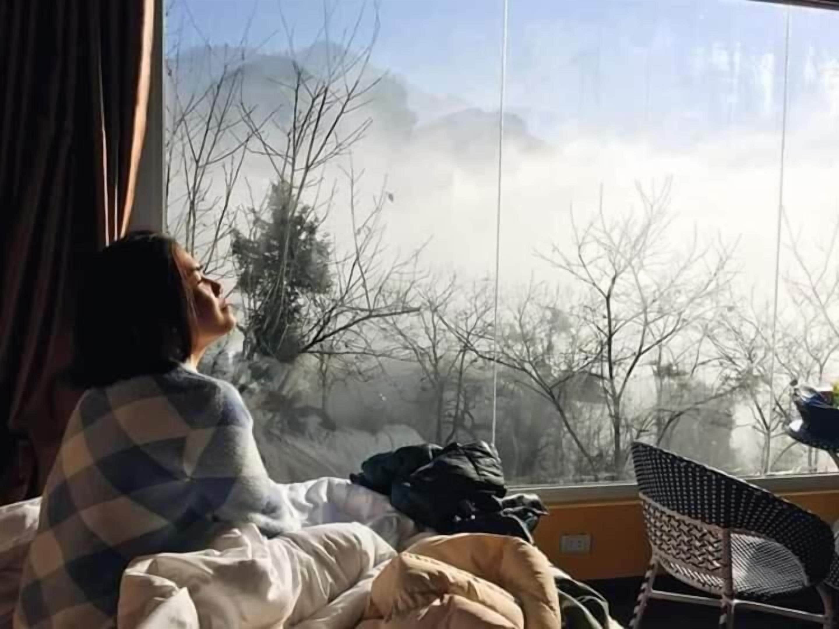 واي فاي مجانًا وملاءات أسرّة