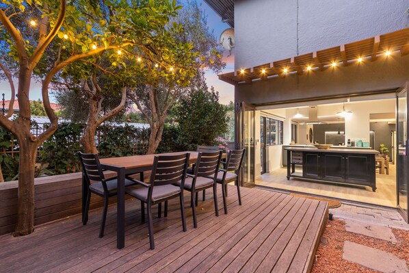 Apartment (3 Bedrooms) | Front of property