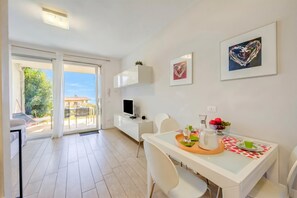 Familjelägenhet - flera sovrum (Casa Bougainville Shared Pool &) | Restauranger