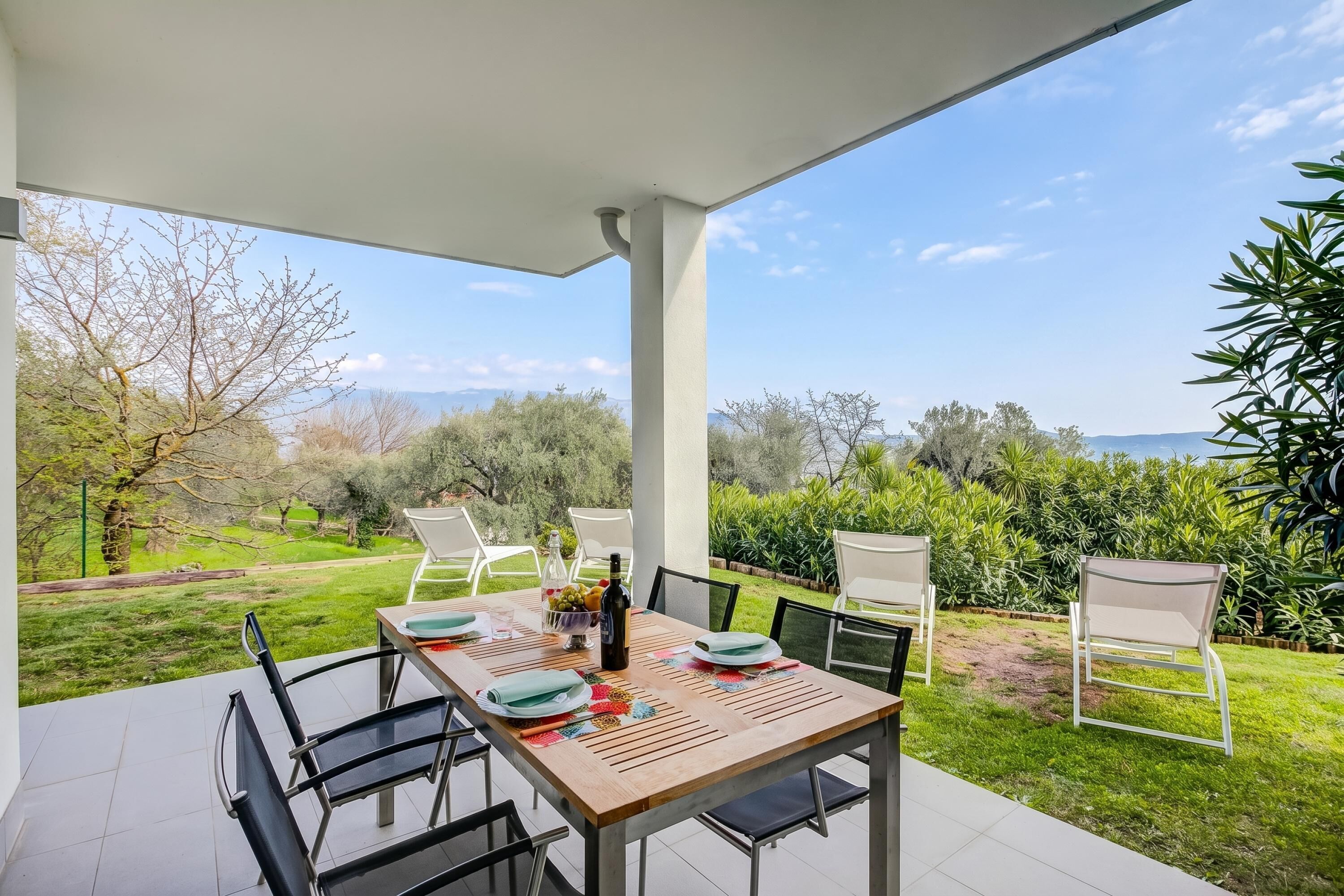 Family Apartment, 2 Bedrooms, Air conditioning (Casa Oleandri Shared Pool & Lake View) | Outdoor dining