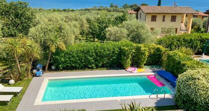 Casa Oleandri Shared Pool And Lake View
