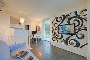 Interior - Casa Oleandri Shared Pool And Lake View (Toscolano Maderno)