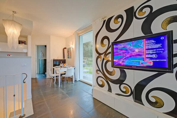 Dining - Casa Oleandri Shared Pool And Lake View (Toscolano Maderno)