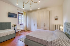 2 bedrooms, iron/ironing board, free WiFi, bed sheets - Quercia 1 - Relax in Tuscany (Montaione)