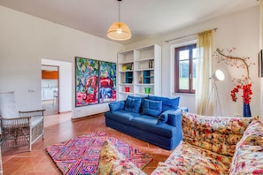 21-inch Smart TV with digital channels, fireplace - Quercia 1 - Relax in Tuscany (Montaione)