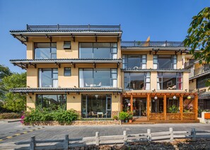 Front of property - Guilin Village Creek Inn (Guilin)
